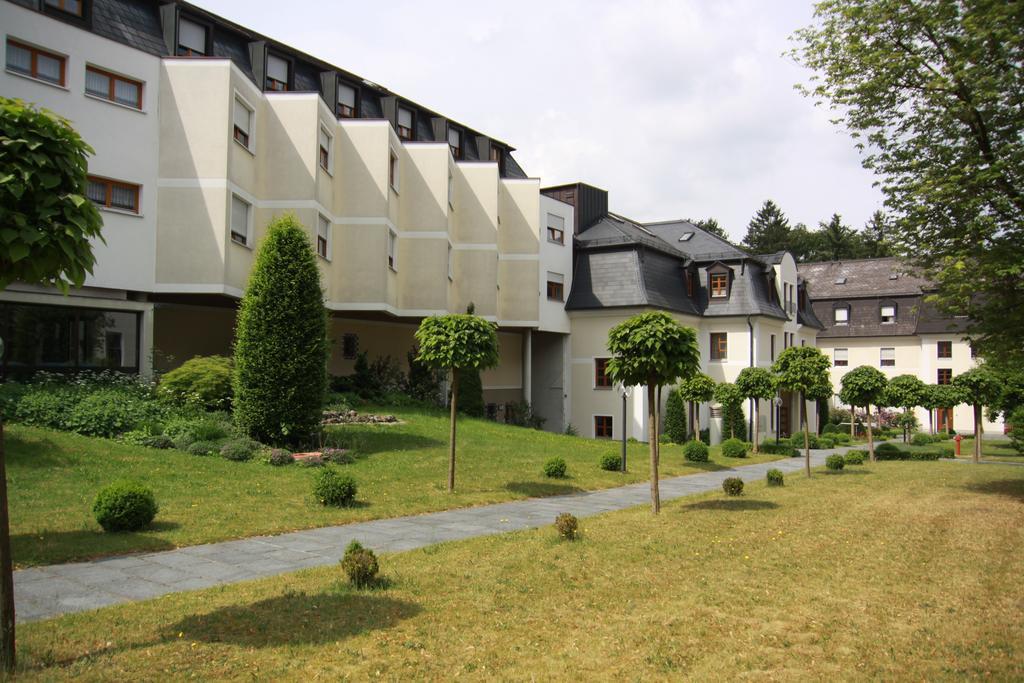 Kloster St. Josef Neumarkt in der Oberpfalz Exterior photo