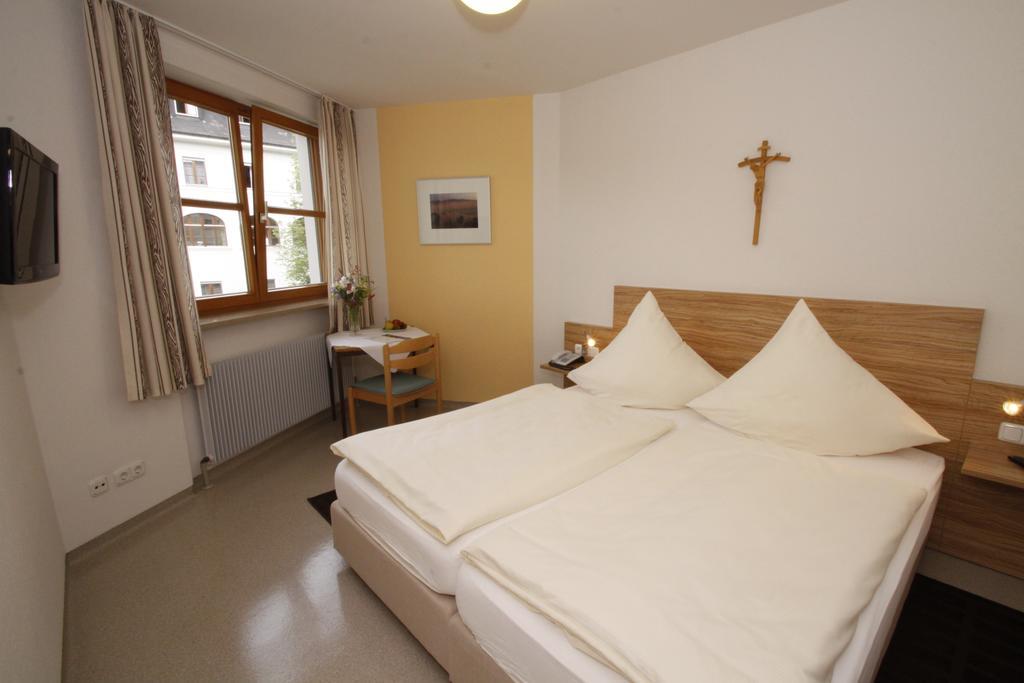 Kloster St. Josef Neumarkt in der Oberpfalz Room photo